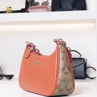 Coach Teri  - imagem 4