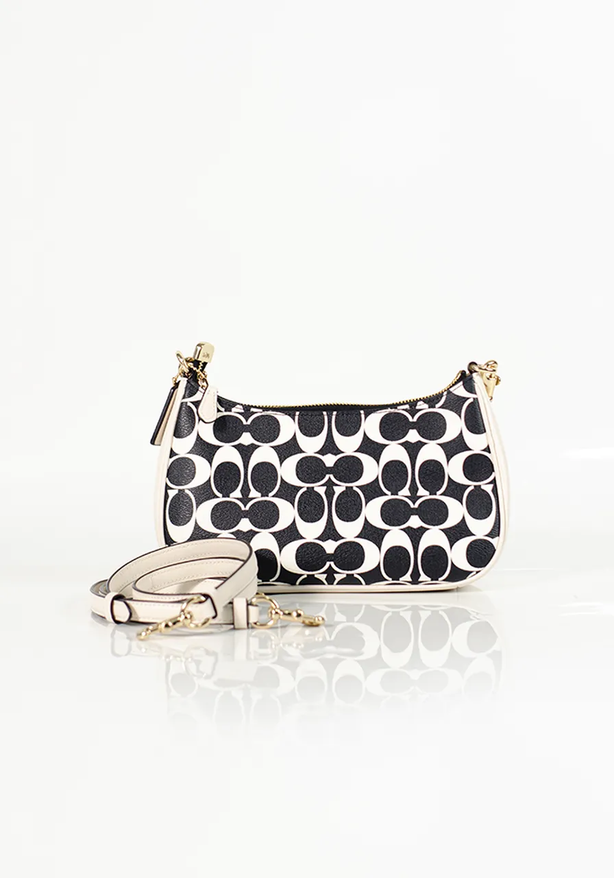 Coach Teri Shoulder Bag Signature 