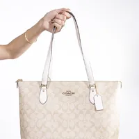 Coach Tote In Signature Nude - imagem 2