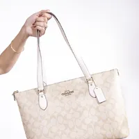 Coach Tote In Signature Nude - imagem 3