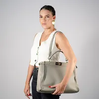 Fendi Medium Peekaboo Bag - imagem 8