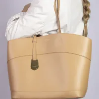 Ferragamo North-South Charming  - imagem 4