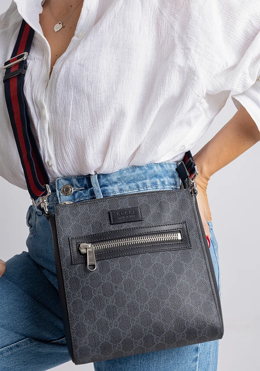 Gucci Carteiro GG Supreme