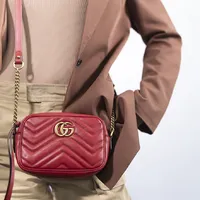 Gucci GG Marmont Câmera Bag Mini - imagem 4