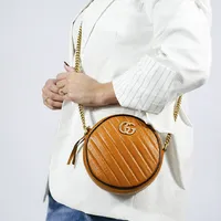 Gucci Marmont Mini Round - imagem 2