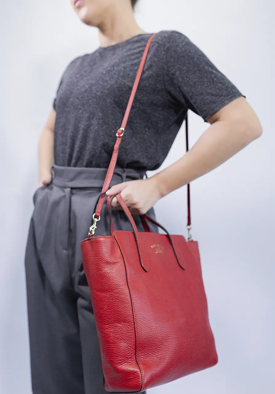 Gucci Medium Swing Tote Bag