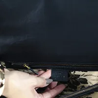 Gucci Women's Shoulder Bag  - imagem 6