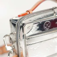Louis Vuitton Monogram Mirror Handle Trunk Silver  - imagem 9