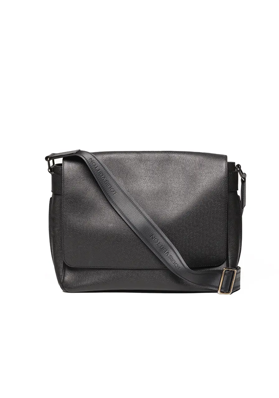 Louis Vuitton Messenger Taiga 