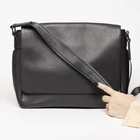 Louis Vuitton Messenger Taiga  - imagem 4
