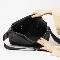 Louis Vuitton Messenger Taiga  - imagem 7