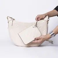 Louis Vuitton Hobo Loop  - imagem 5