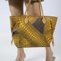 Louis Vuitton Neverfull Yayoi Kusama  - imagem 4