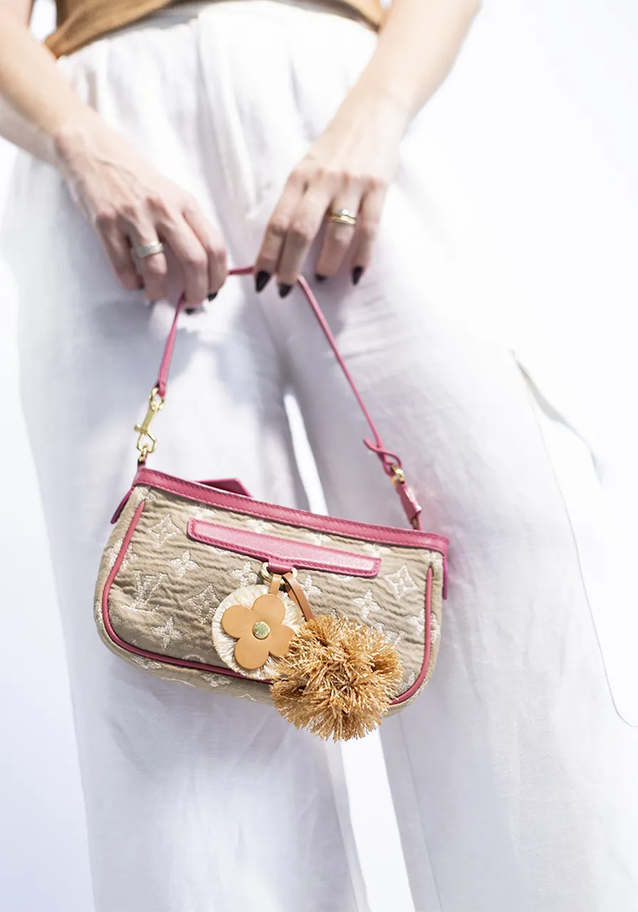 Louis Vuitton Ed Especial Monogram Sabbia Pochette