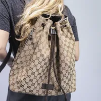 Mochila Gucci GG Canvas - imagem 2