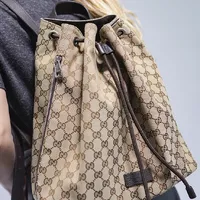 Mochila Gucci GG Canvas - imagem 4