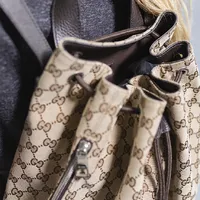 Mochila Gucci GG Canvas - imagem 3