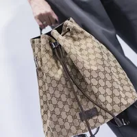 Mochila Gucci GG Canvas - imagem 5