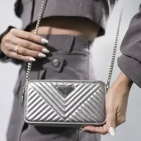 Prada Chain Wallet Crossbody - imagem 3