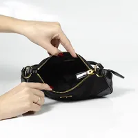 Prada Re-Edition 2002  - imagem 6
