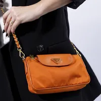 Prada Tessuto Nylon Crossbody - imagem 4