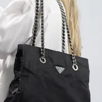 Prada Nylon Tote - imagem 2