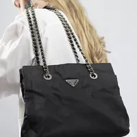 Prada Nylon Tote - imagem 4