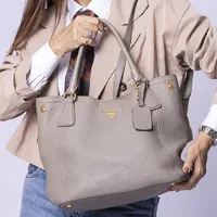 Prada Vitello Daino - imagem 2