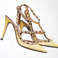Scarpin Valentino Garavani Rockstud Pumps  - imagem 3