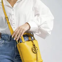 Tory Burch Logo Bucket  - imagem 3