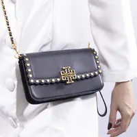 Tory Burch Britten Chain Wallet - imagem 4
