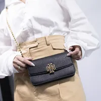 Tory Burch Britten Chain Wallet - imagem 2