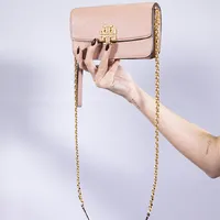 Tory Burch Britten Chain Wallet - imagem 3