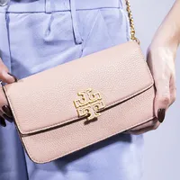 Tory Burch Britten Chain Wallet - imagem 4