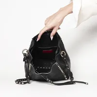 Valentino Garavani Bucket Bag - imagem 5