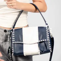 Valentino Free Rockstud Shoulder Bag  - imagem 3