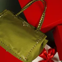 Valentino Rockstud Tote - imagem 4