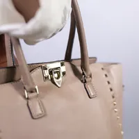Valentino Small Rockstud Tote  - imagem 3
