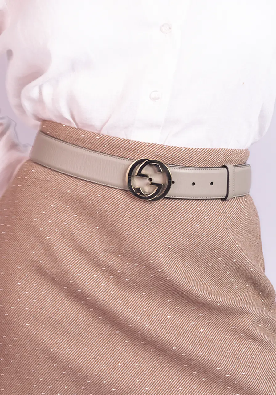 Cinto Gucci Interlocking Cinza 