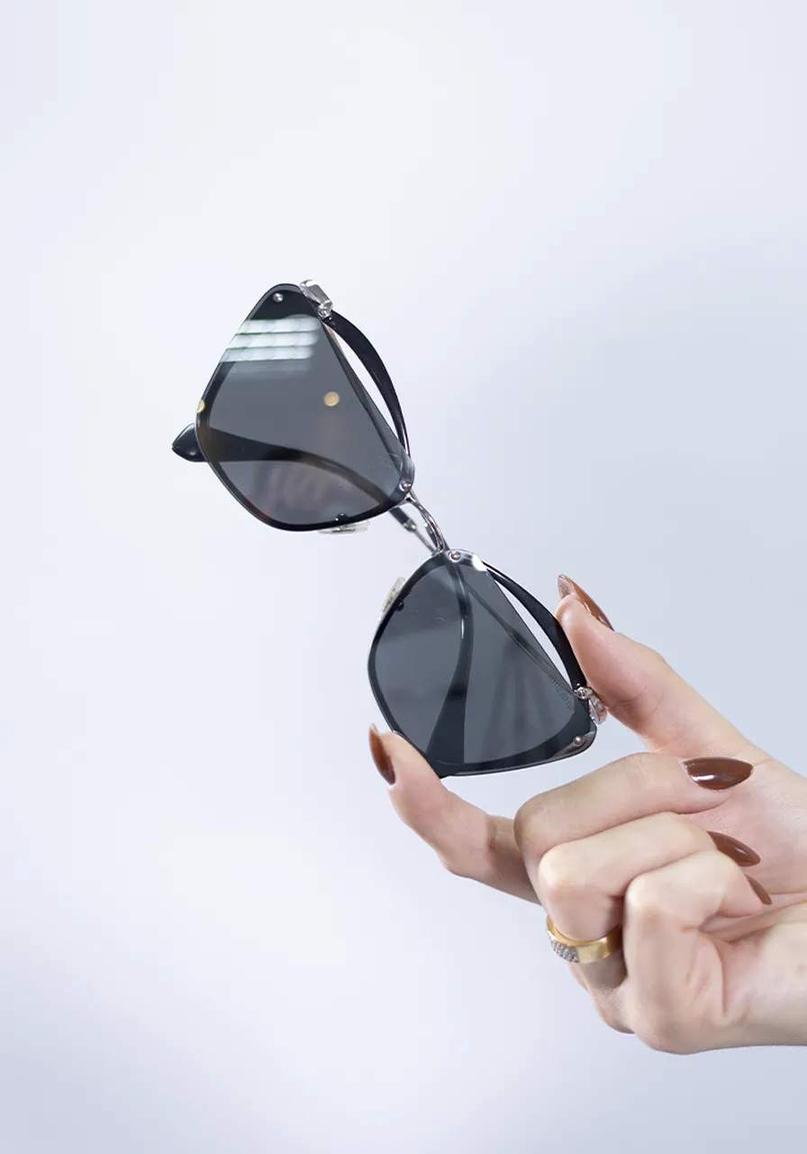 Óculos de Sol Miu Miu Cinza