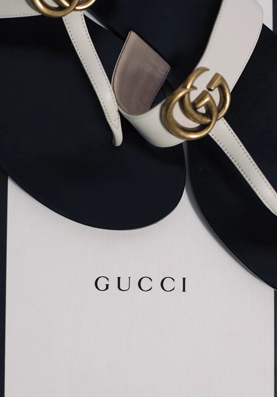 Sandália Gucci GG 