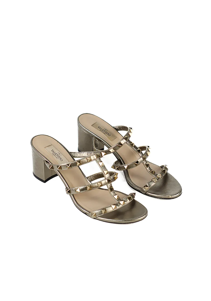 Sandália Rockstud de Couro Valentino Garavani