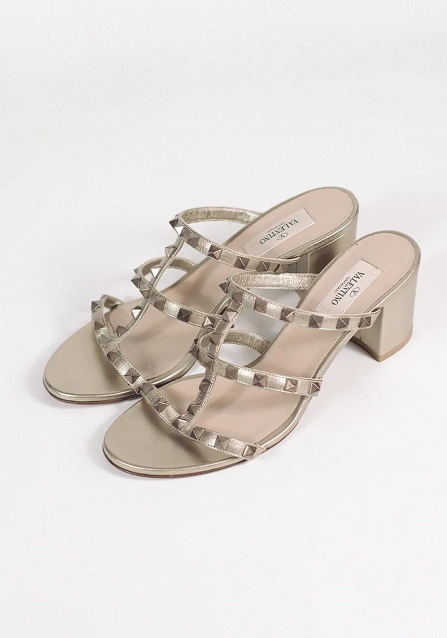 Sandália Valentino Garavani Rockstud 