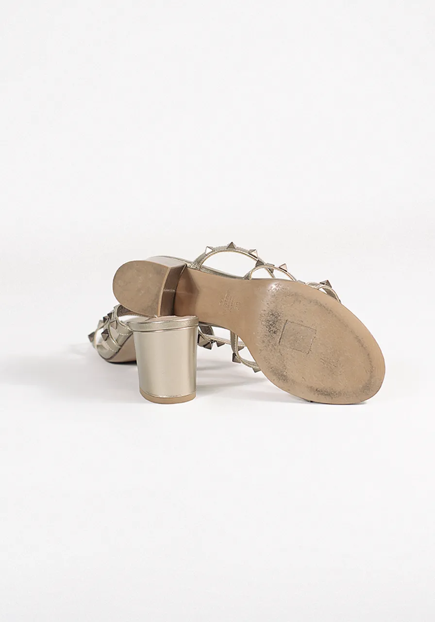 Sandália Valentino Garavani Rockstud 