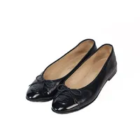 Sapatilha Chanel Cap Toe - imagem 1