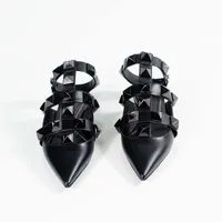 Sapatilha Valentino Roman Stud  - imagem 7