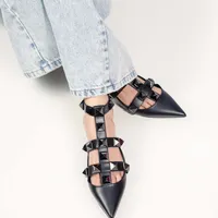 Sapatilha Valentino Roman Stud  - imagem 2