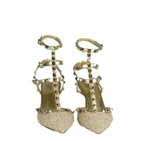 Scarpin Valentino Ráfia Rockstud - imagem 5
