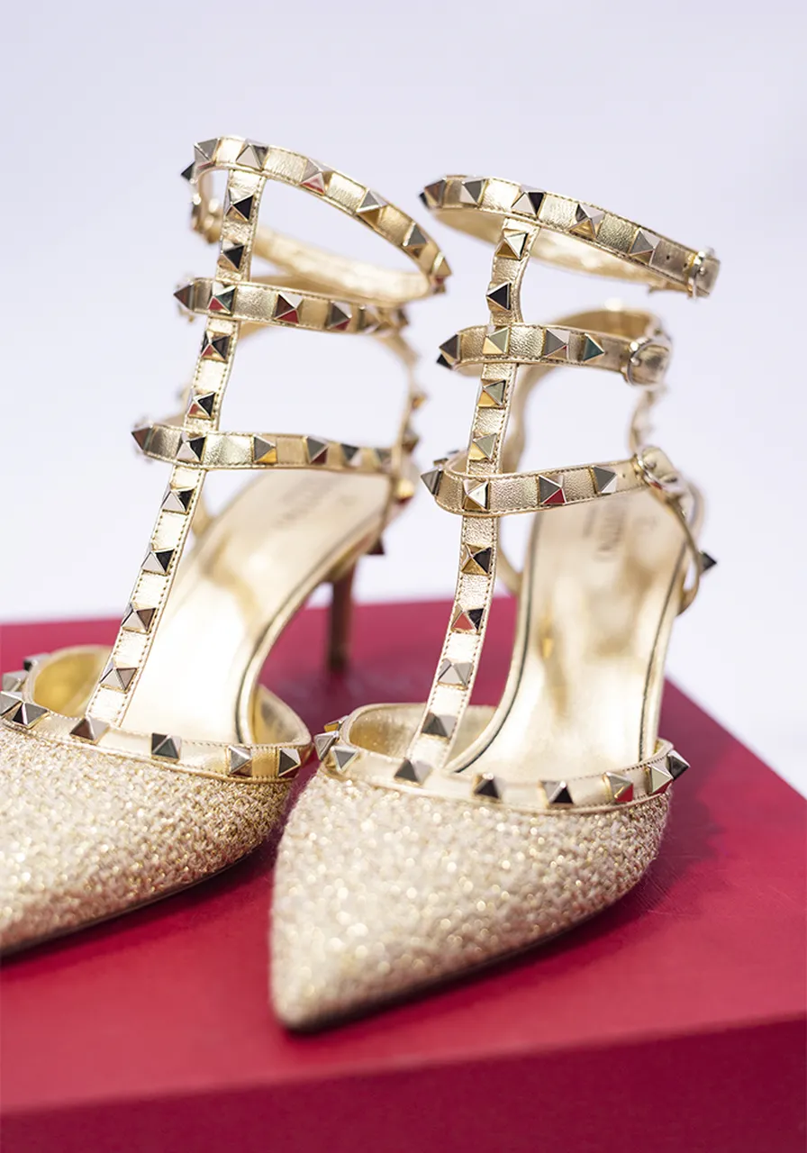 Scarpin Valentino Ráfia Rockstud
