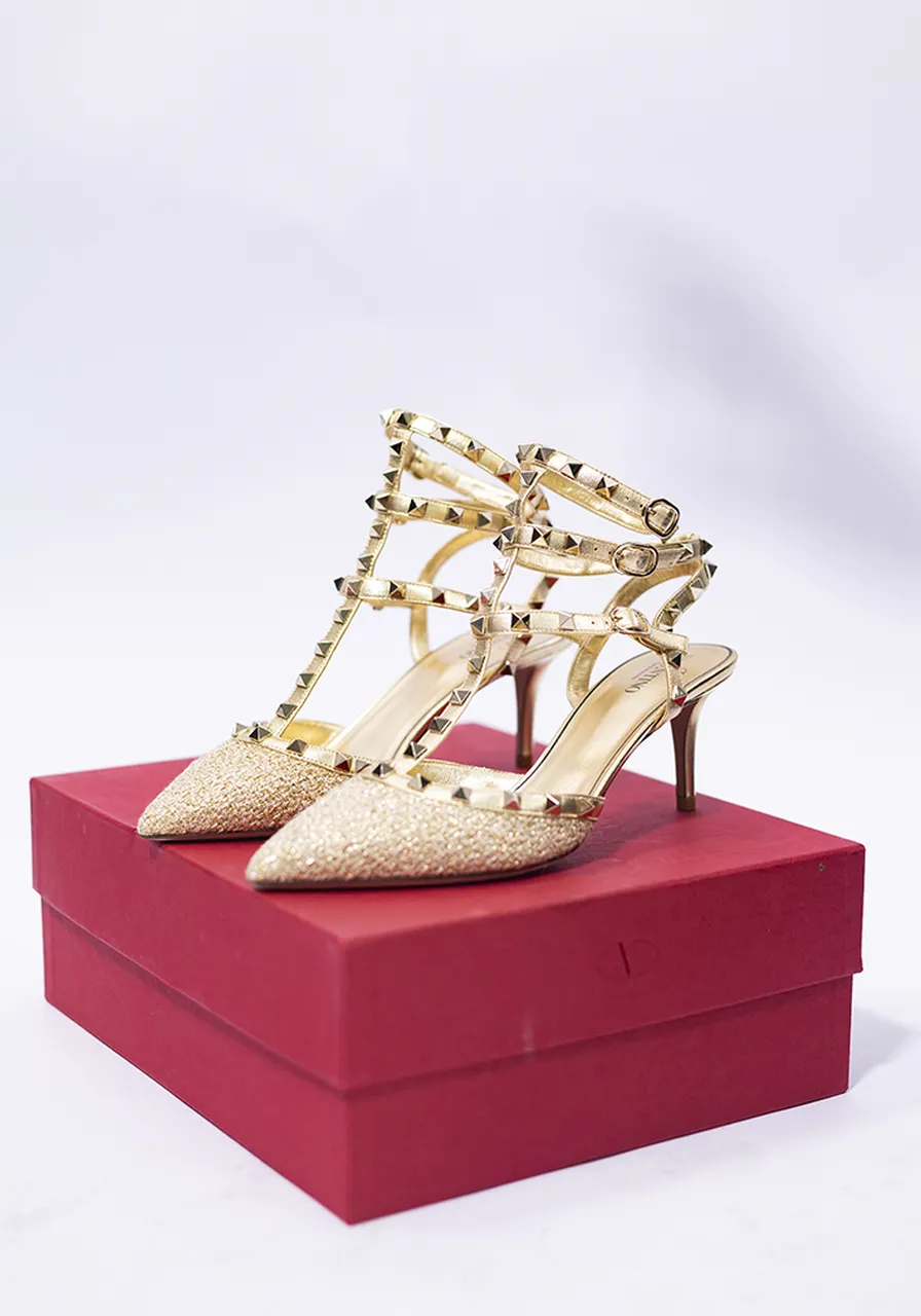 Scarpin Valentino Ráfia Rockstud